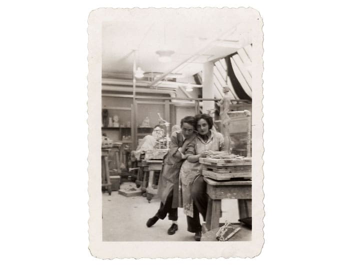 Princeton Architectural Press' new release "Artists Unframed: Snapshots from the Archives of American Art" by Merry A. Foresta reveals the personalities and hints at the inspirations and foibles of iconic 20th-century creatives. 