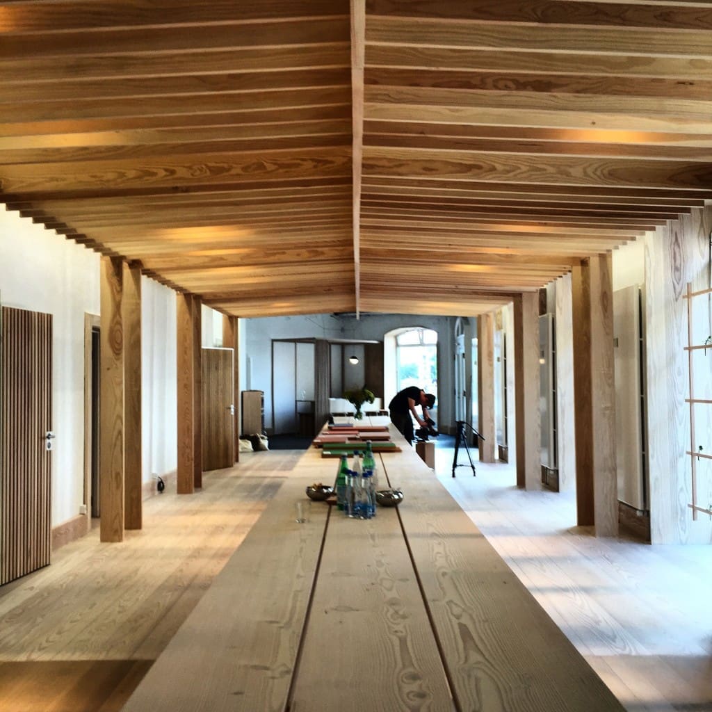 These planks make a spectacular table at the Dinesen Flooring Showroom, by Thomas Lykke | Copenhagen