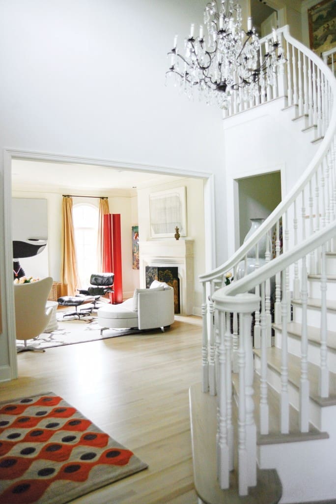 In the entry, Asha rug from Carol Piper Rugs at Ellouise Abbott showroom.