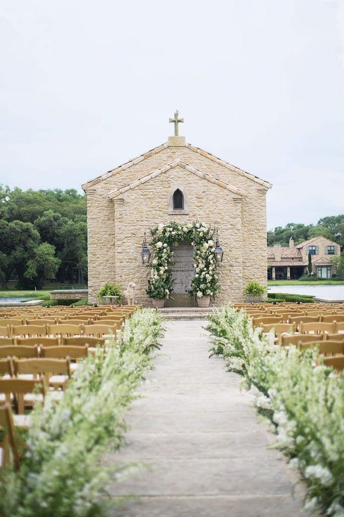 A 15th-century chapel served as venue for the couple's ceremony. 