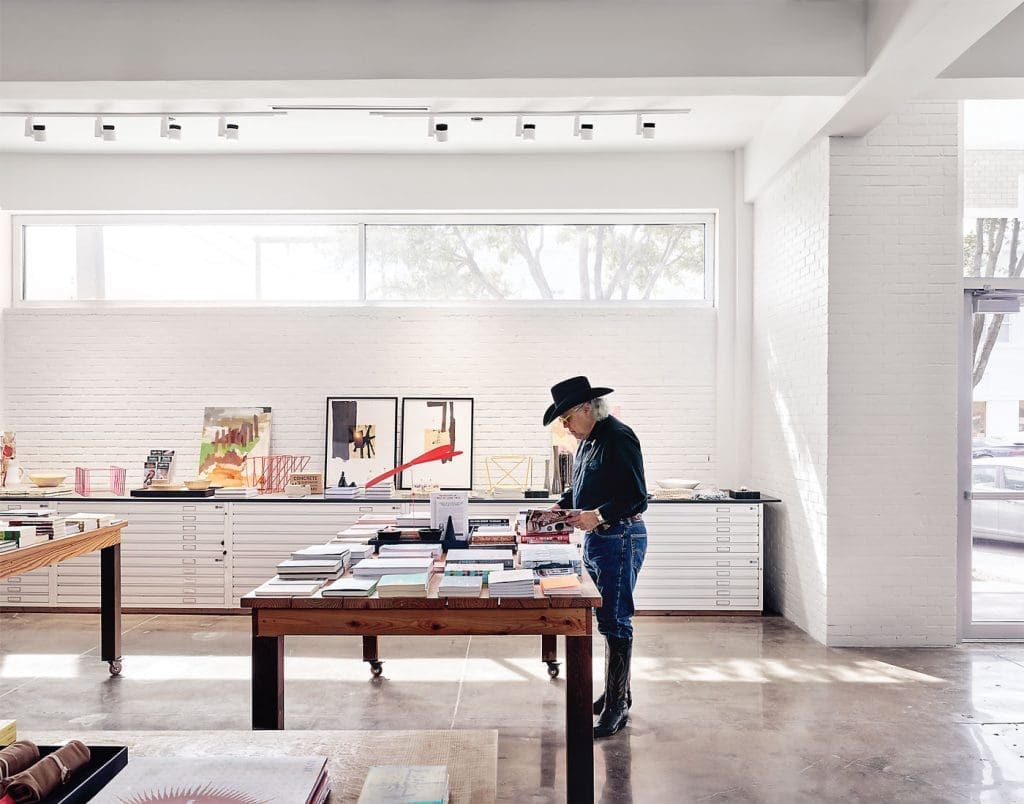 The Marfa Book Company, located
in the hotel lobby.