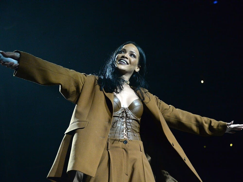 Rihanna Follows Beyonce to Houston With a Rapper In Tow: Your Must-See Concerts List
