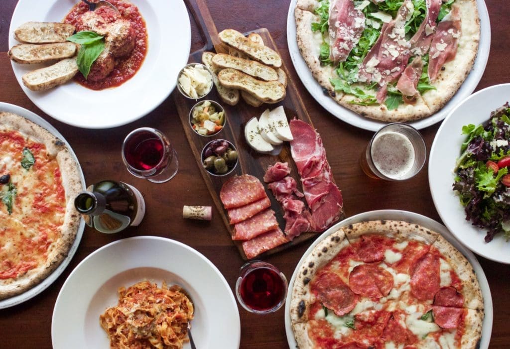 A New Pizza Restaurant Brings Out Crowds in The Heights: True Italian by Way of Dallas?