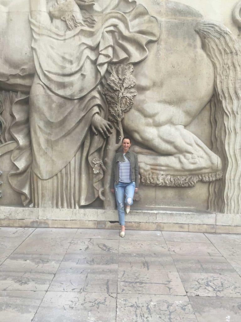 Max at the Palais de Tokyo's bas reliefs