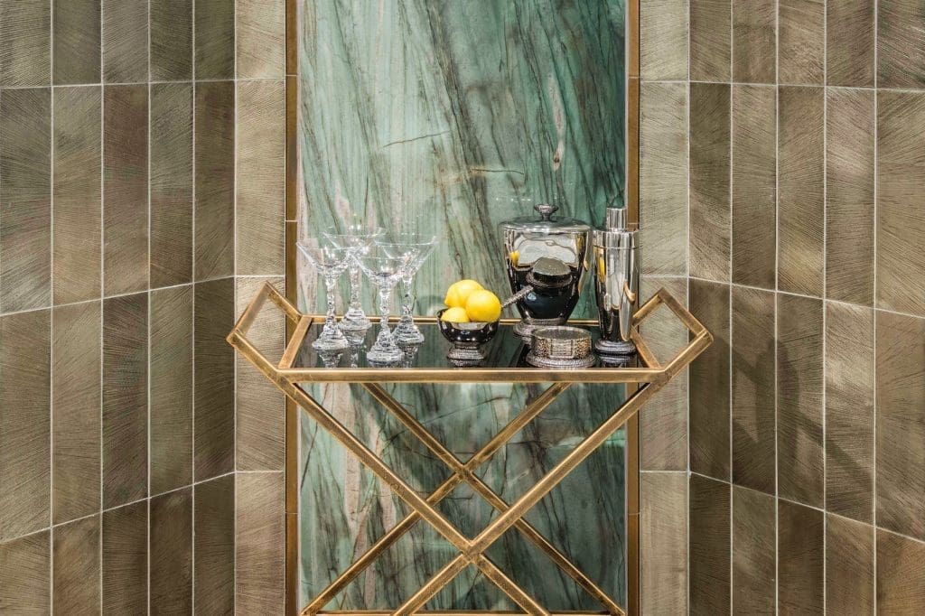 Vignette featuring Bronze Gloss