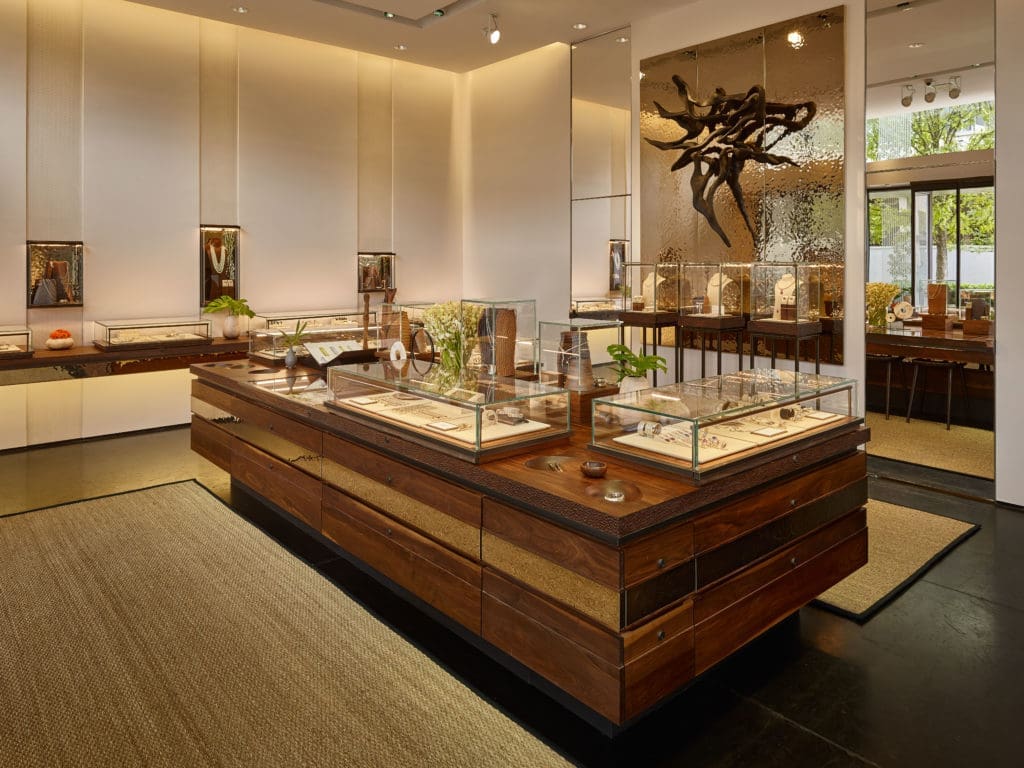 John Hardy debuted its first U.S. boutique in River Oaks District. 
