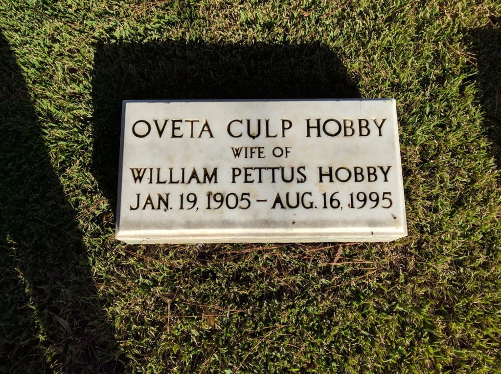 One of the notable graves at Glenwood Cemetery is that of former chairman of "The Houston Post" and the first woman to serve in a presidential cabinet (under Eisenhower).