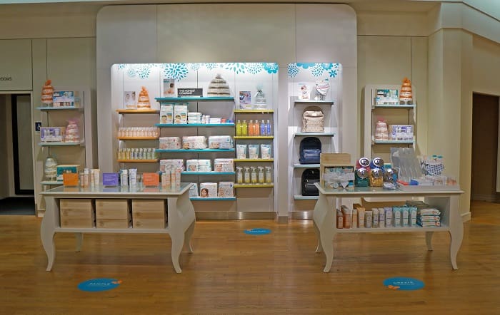 Jessica Alba Makes a Move in Dallas: Star’s Beauty Brand Unveils a Stop-in-Shop for the Holidays