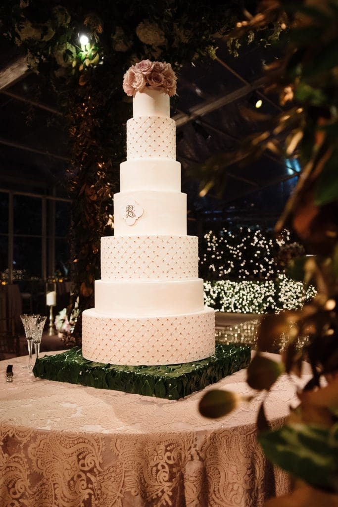 The hue of the cake matched the Mansion's exterior color exactly. 