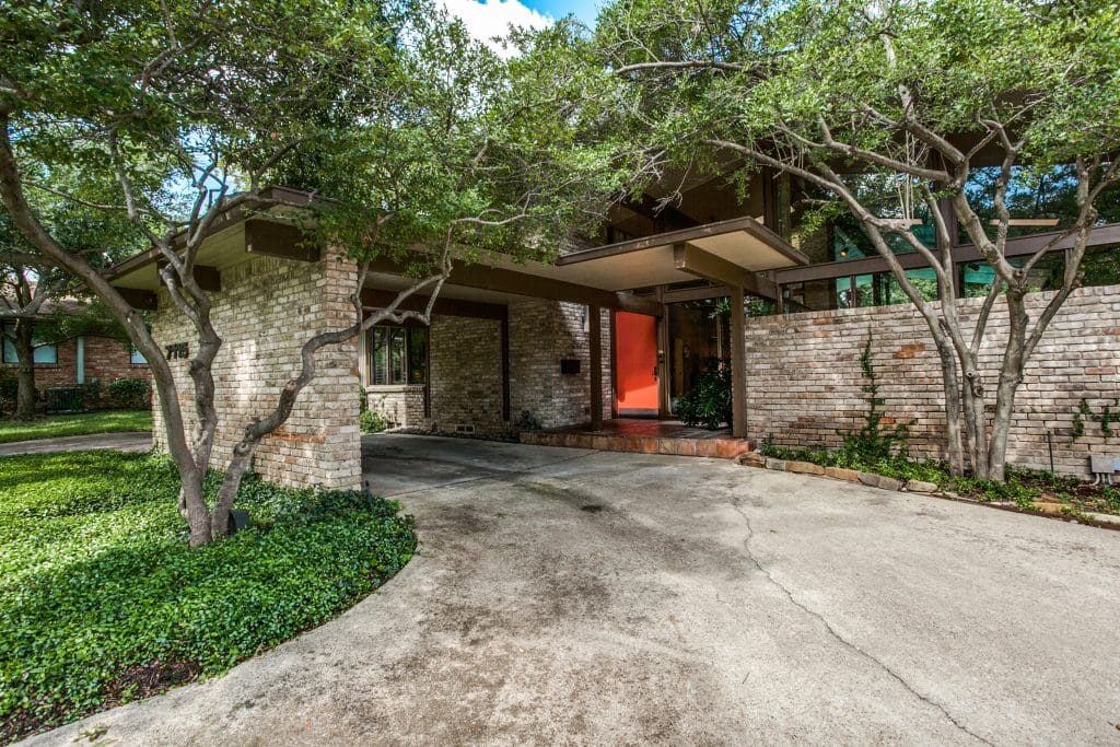 The house is clad in mid-20th century Mexican brick.