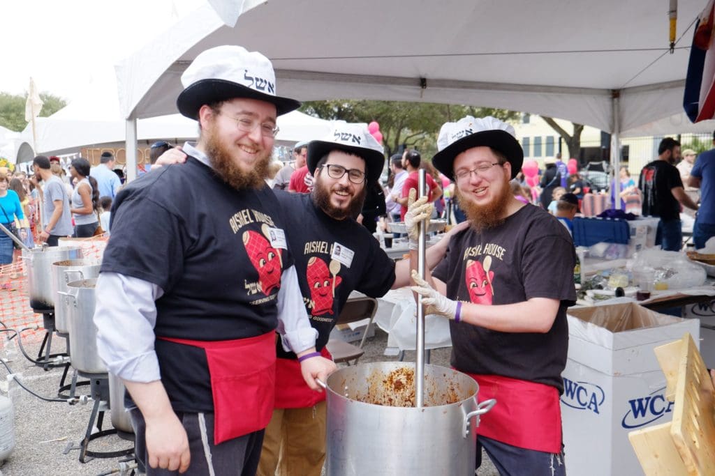 Houston’s Best Chili? Intense Cookoff Reveals Some Surprise Winners, Thrills a Mammoth Crowd
