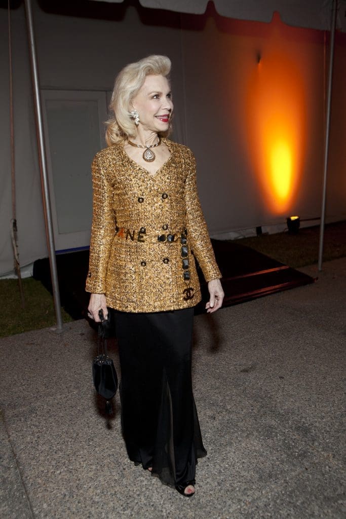 Lynn Wyatt makes an entrance at the Menil 25th Anniversary Ball. (Photo Jenny Antill Clifton) 