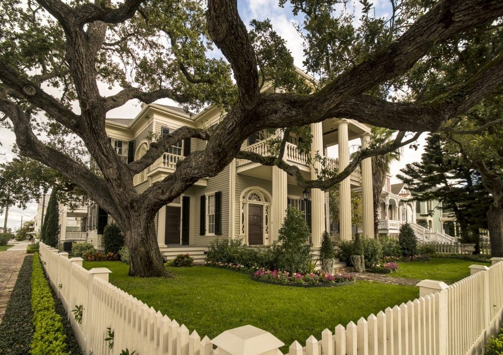 1328 Ball on the Galveston Historic Homes Tour. Photo by Illumine Photographic Services.