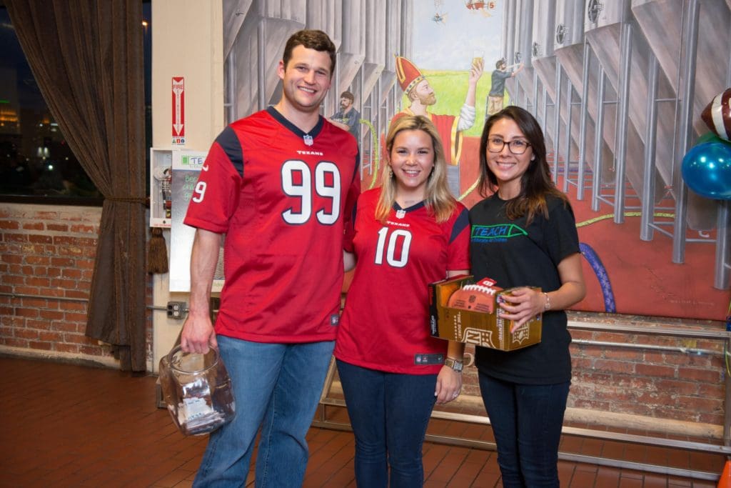 Houston’s Hottest Young Professionals Prep for Peyton Manning’s Bayou City Night: It’s Beers, Tacos and Teaching