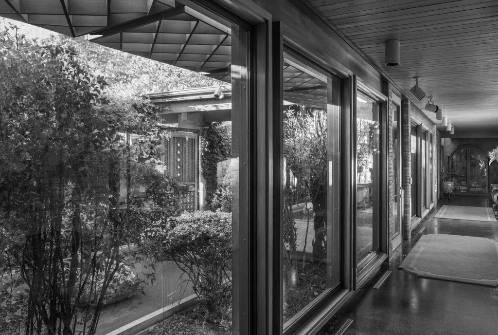 Walter Davis house designed by Frank Welch in Midland. Photo courtesy of TCU Press.