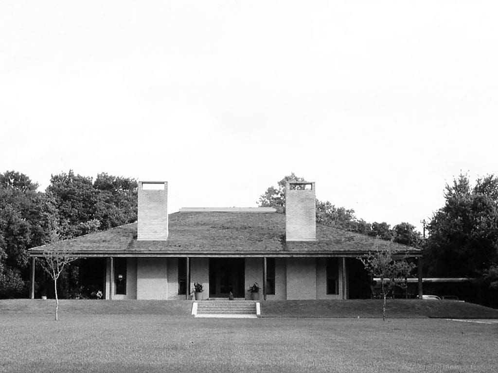 The Graves house by Frank Welch. Photo courtesy of TCU Press.