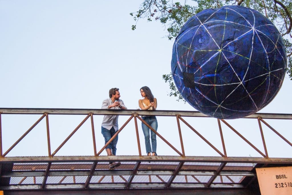 A conversation over the container catwalk