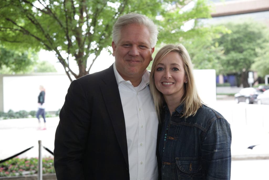 Glenn Beck and his Wife Bring their American Cowboy Ways to Dallas’ Version of Tavern on the Green: Kickoff Previews a Country Star’s Performance