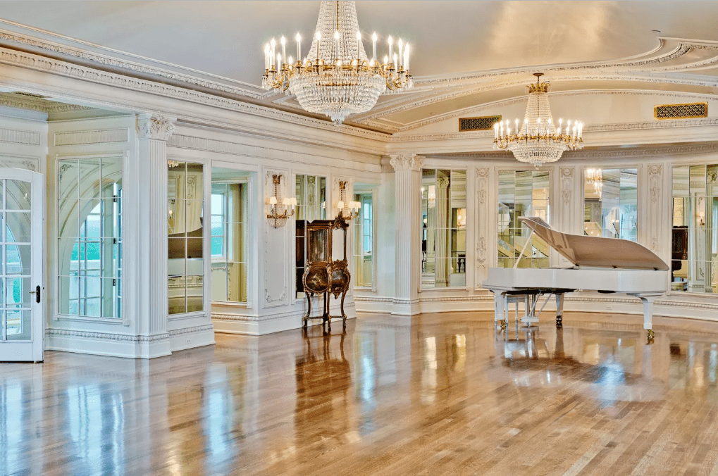 Everything glitters in a French palace mansion. Even when it's less than an hour from Dallas.