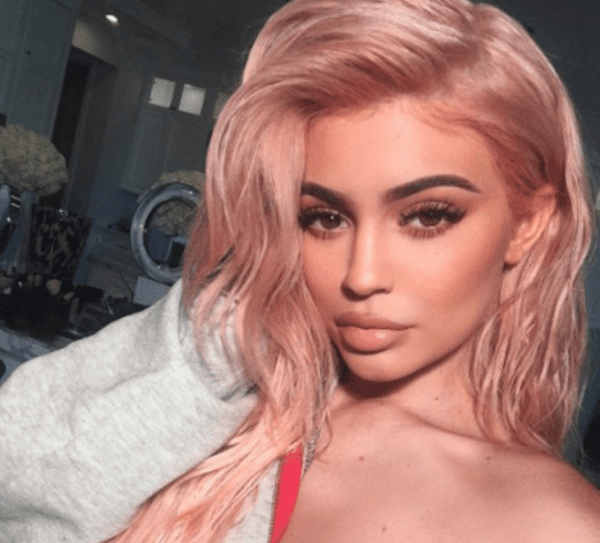 There are those that wear fashion, and there are those that "dye" for it. Kylie Jenner is no stranger to colored tresses. 