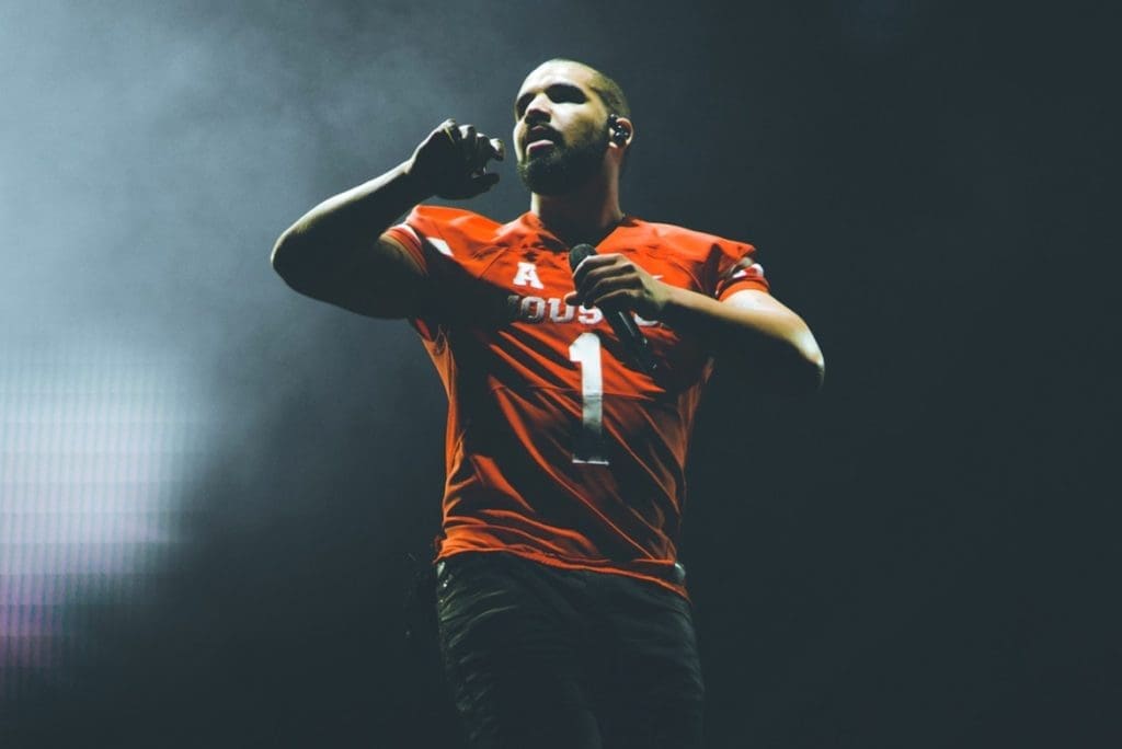 Drake will play three shows this weekend: Saturday, September 29, Sunday the 30th, and Tuesday, October 2, at the Toyota Center.