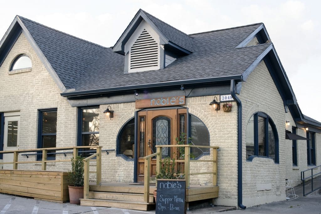 Can exteriors get any more charming? 