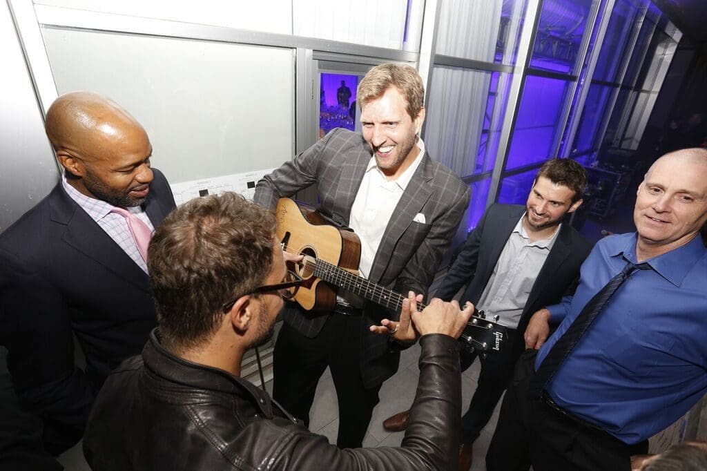 Jamahl Mosley, Amos Lee, Dirk Nowitzki, Scott Tomlin, Rick Carlisle