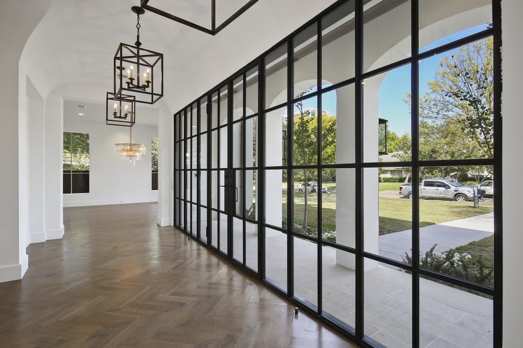 3715 Villanova offers an escape right in the heart of Dallas' most desirable neighborhood.