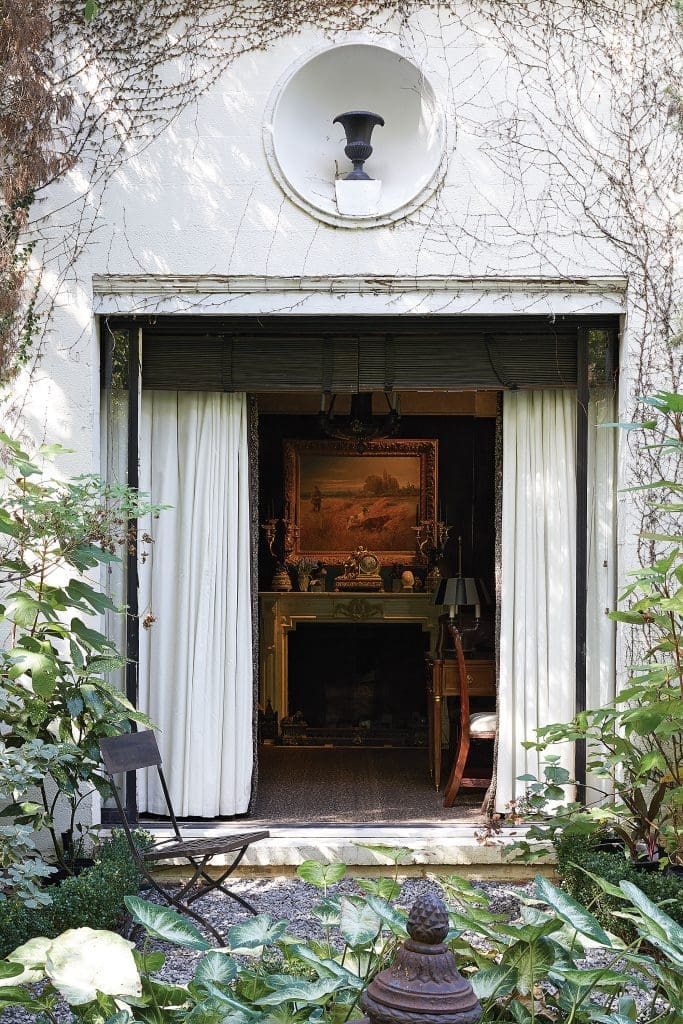 Noted architect Wilson McClure built the 2,400-square-foot home for himself in 1950. 