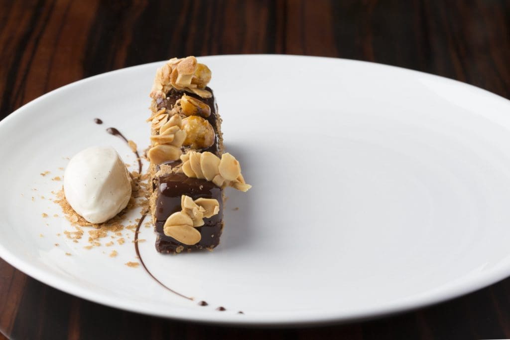 Chocolate Bar with praline crunch and chocolate cremeaux