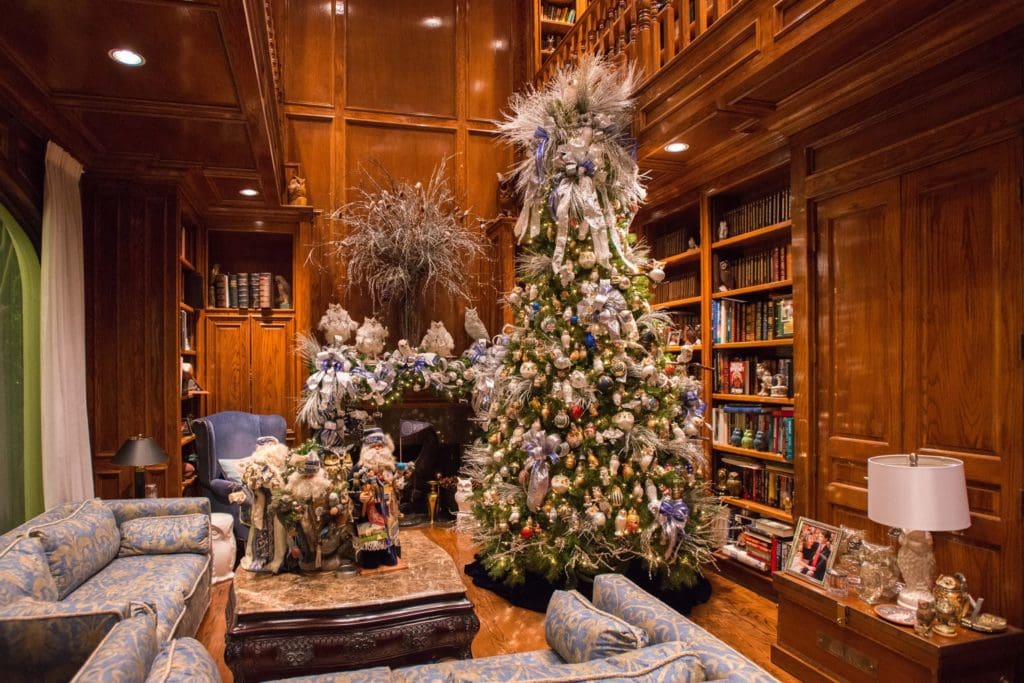 Allshouse home Christmas decorations