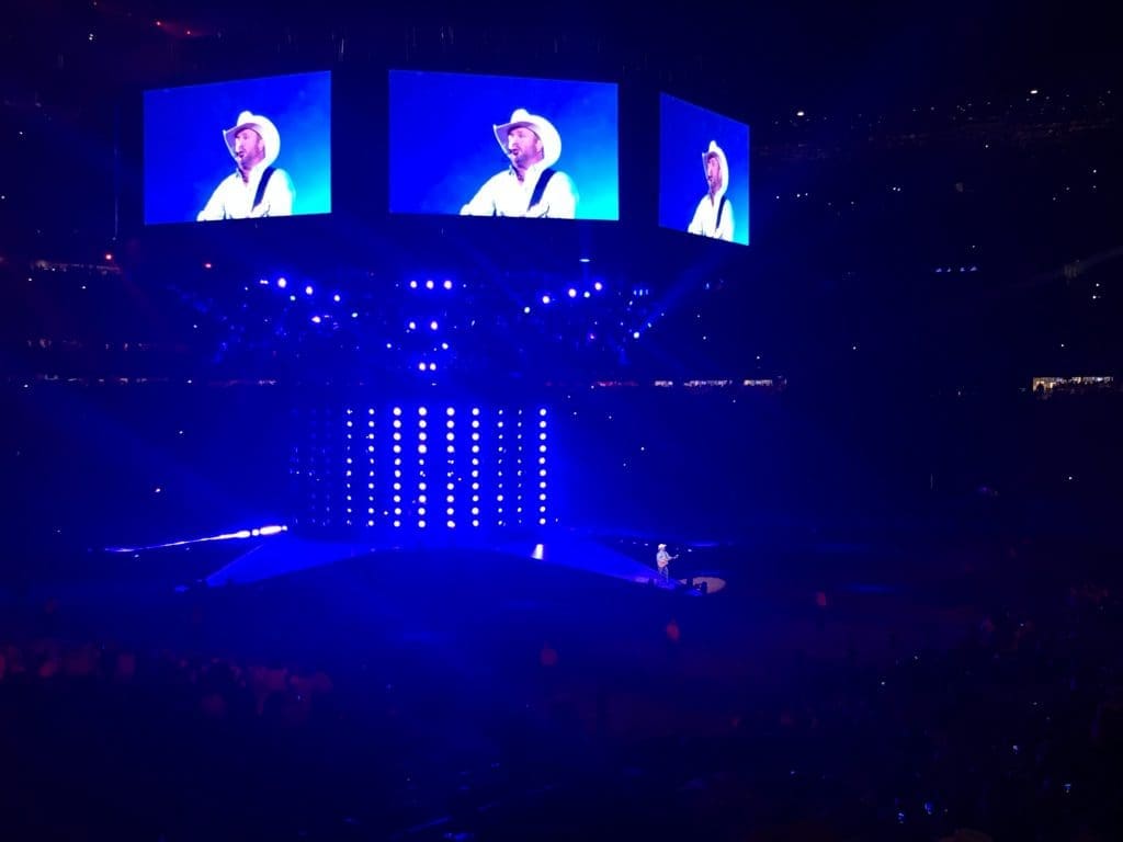Garth Brooks dominated his Houston Rodeo moment in every way.