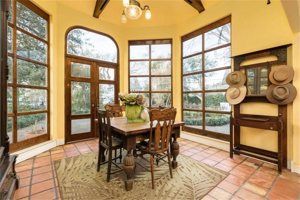 Natural light pours in through these windows. 