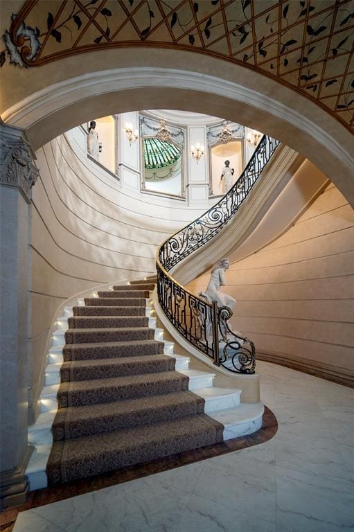 Chateau Cornarvon features graceful stairways. 