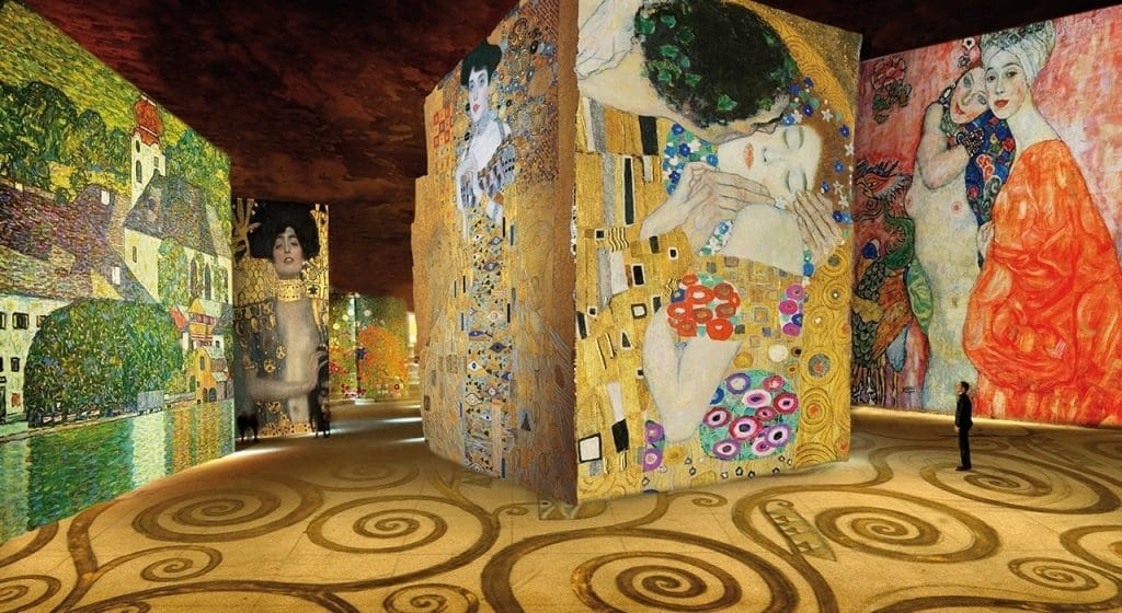 l’Atelier des Lumieres is already emerging as a tourist destination in its own right.