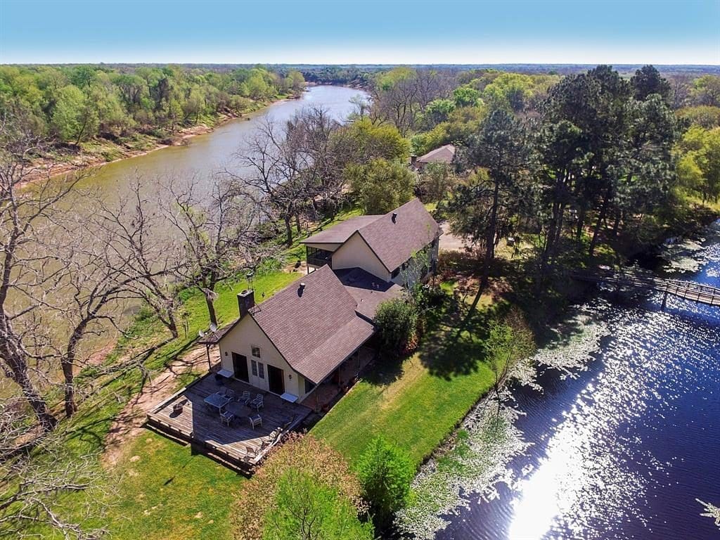 In all, Cool Acres sits on over 400 acres. 