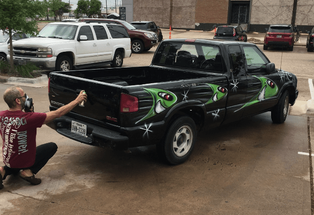 The Pop Surrealist master made his first appearance in Dallas at The Goss-Michael Foundation where he did a signature Karbomz on the 2000 GMC Sonoma owned by Kenny Goss and brother Tim Goss. Scharf is in town as one of the artist headliners at the MTV RE:DEFINE Auction.  