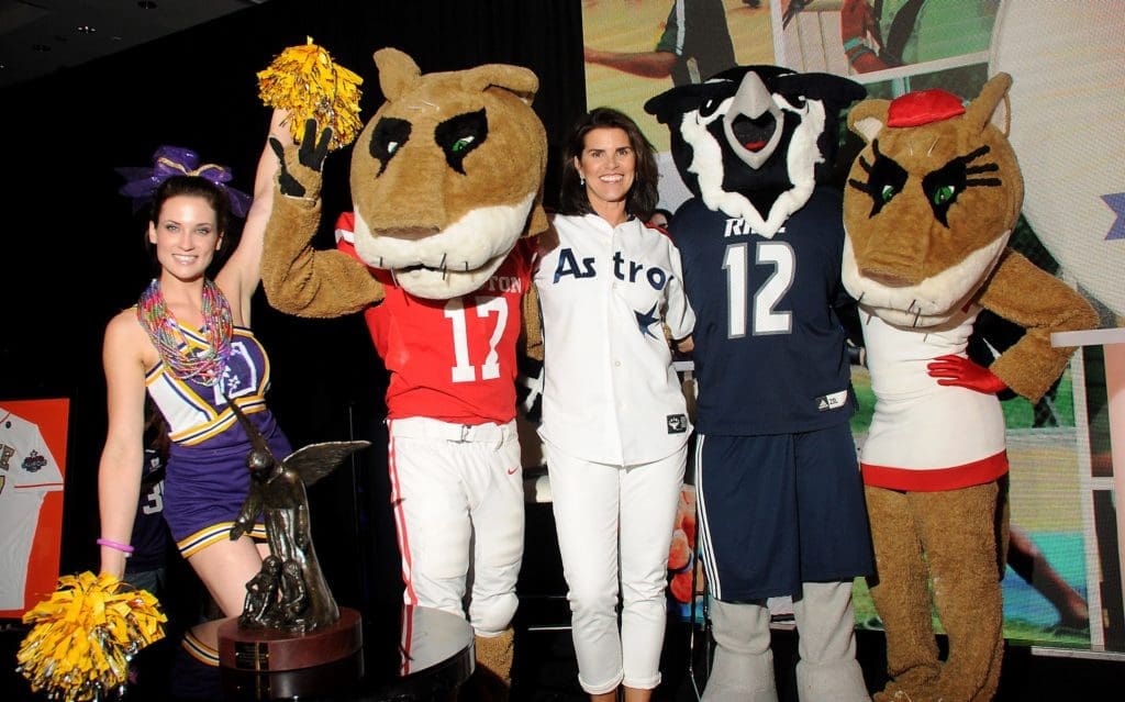 The Most Laid Back Gala Ever Raises $625,000: Skeet Shooting, Virtual Golf and Tailgating with UH’s Shasta and Sammy The Owl