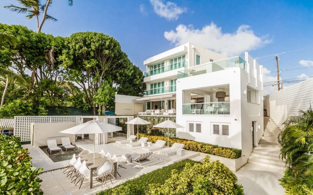 Footprints villa in Barbados is a flawless, contemporary getaway. 