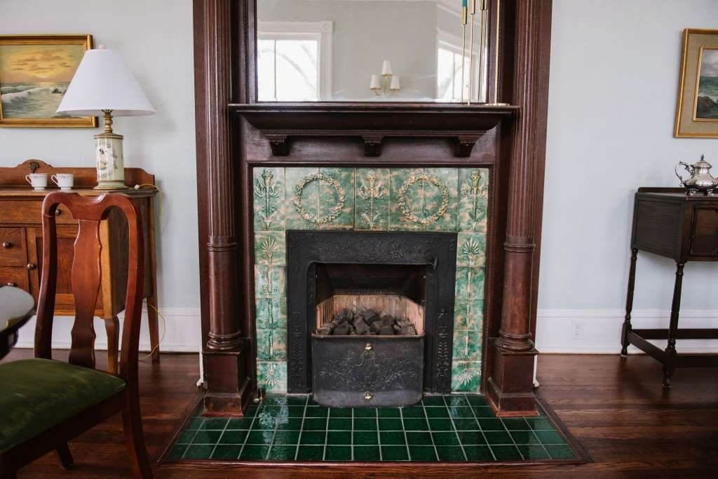 Eddings was committed to preserving the original fireplaces. 