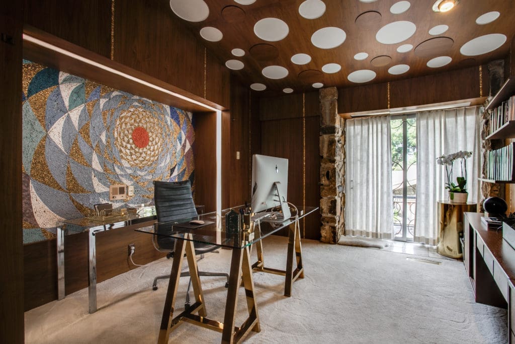 This striking library from the Round House in Dallas plays to a penchant for mid-century modern aesthetic.