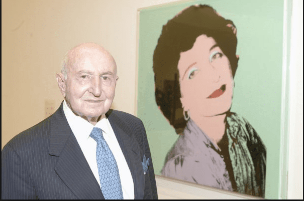 Ray Nasher with Warhol's portrait of his wife, Patsy, at his namesake Nasher Museum of Art, Duke University. (Courtesy and Collection Nasher Museum of Art, Duke University) 