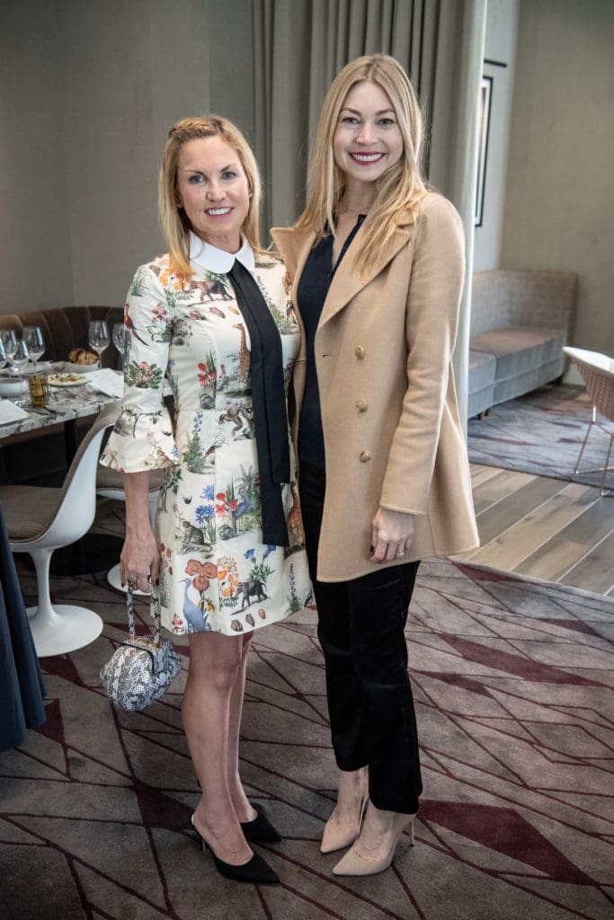 Lisa Runyon, Claire Gogel