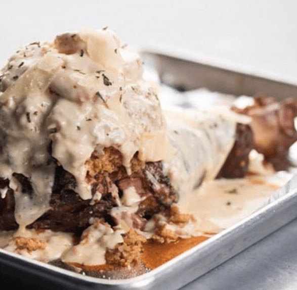 Snoop Dogg just showed Houston's Turkey Leg Hut some serious love.  