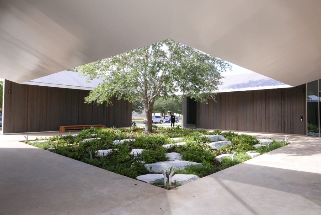 The Menil Drawing Institute is gaining fame. 