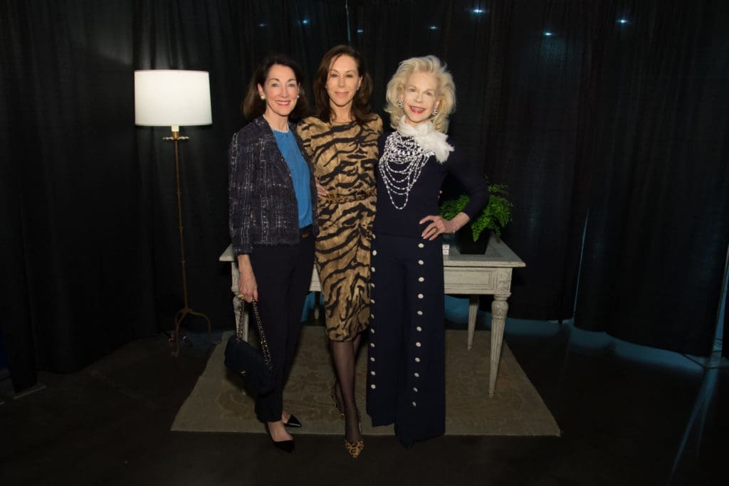 Vaunted Antiques Show Draws Timeless Style Lovers and Mega-Watt Designers: The Power of Flowers in Full Bloom