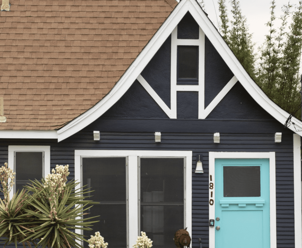 This craftsman cottage sits between The University of Texas and downtown Austin. 