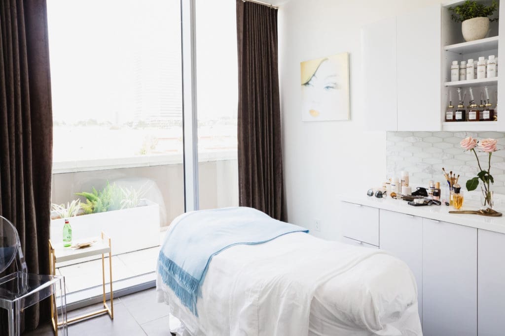 Michelson's pristinely chic treatment room has stylish accents from Longoria Collection.