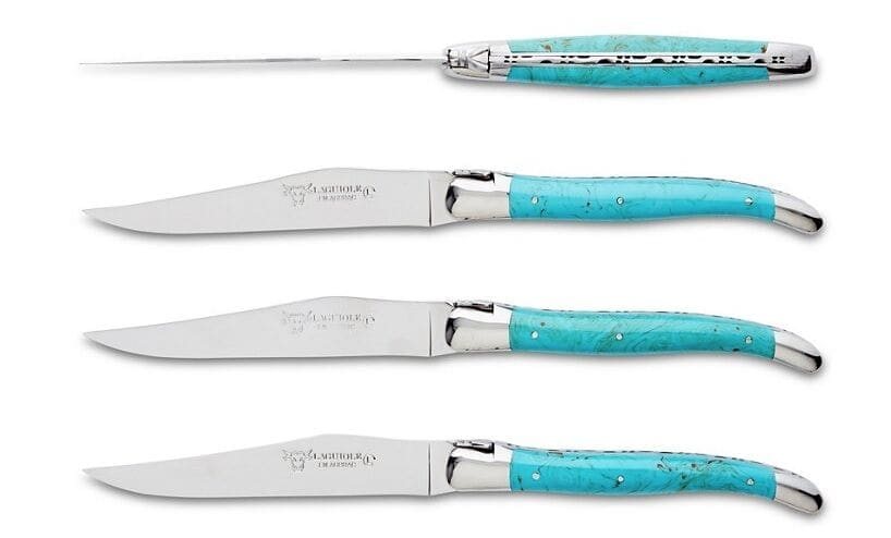 Laguiole en Aubrac knives are all handcrafted by a single master craftsperson. 