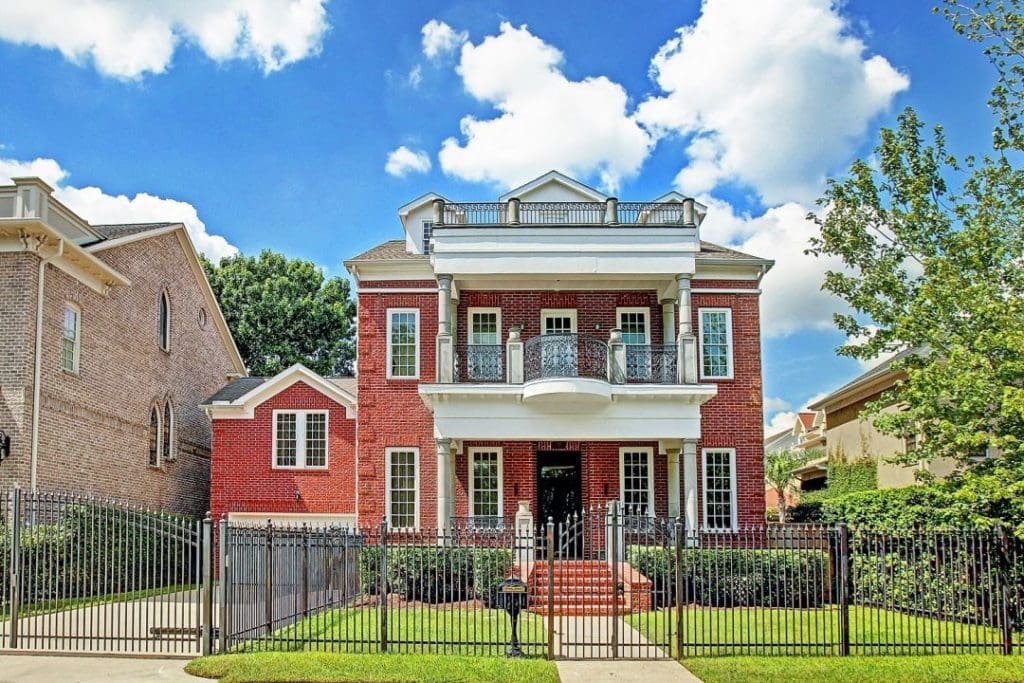 747 Beverly is the newest home on the tour, but it still pays homage to the past. 